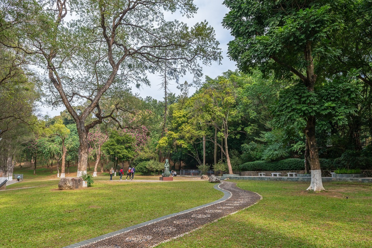 广州白云山黄婆洞风光