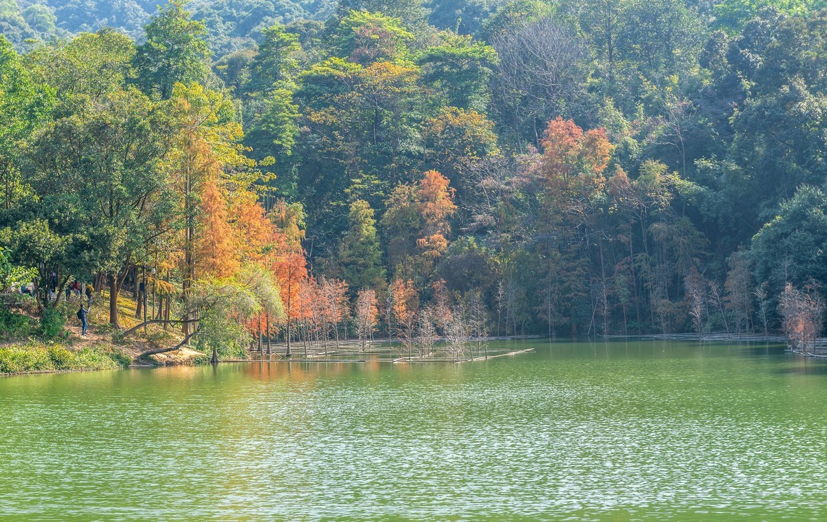 广州白云山黄婆洞风光