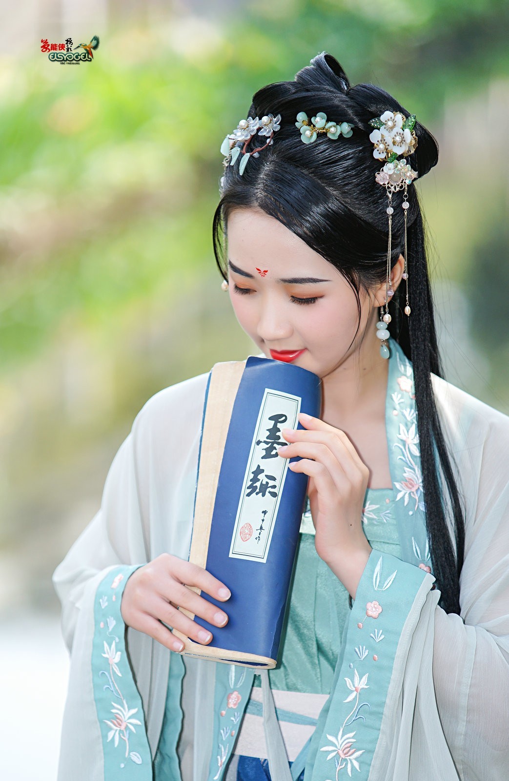 【八月天汉服美女】--小董