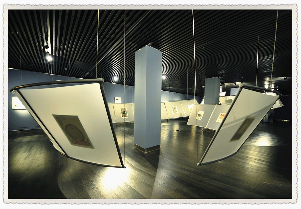 金陵图书馆作品的无序编排暨少量作品