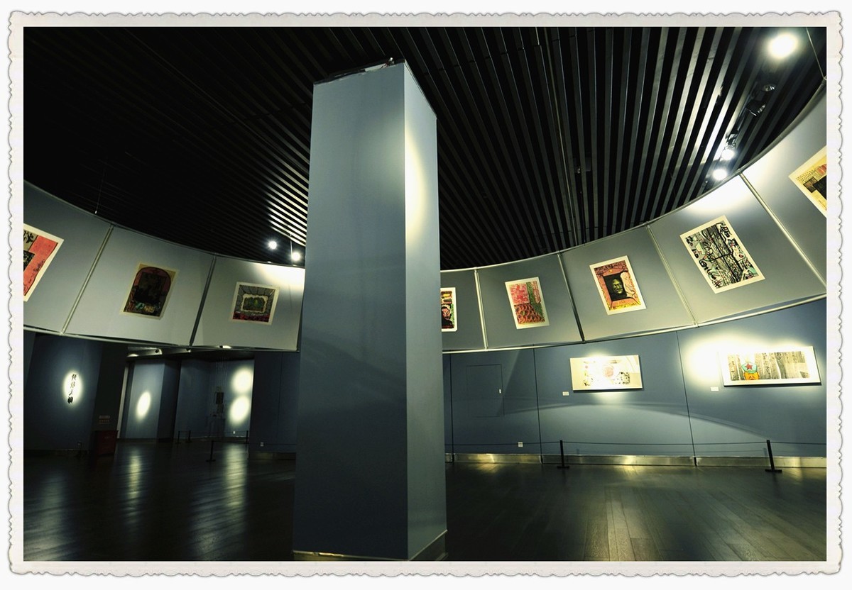 金陵图书馆作品的无序编排暨少量作品