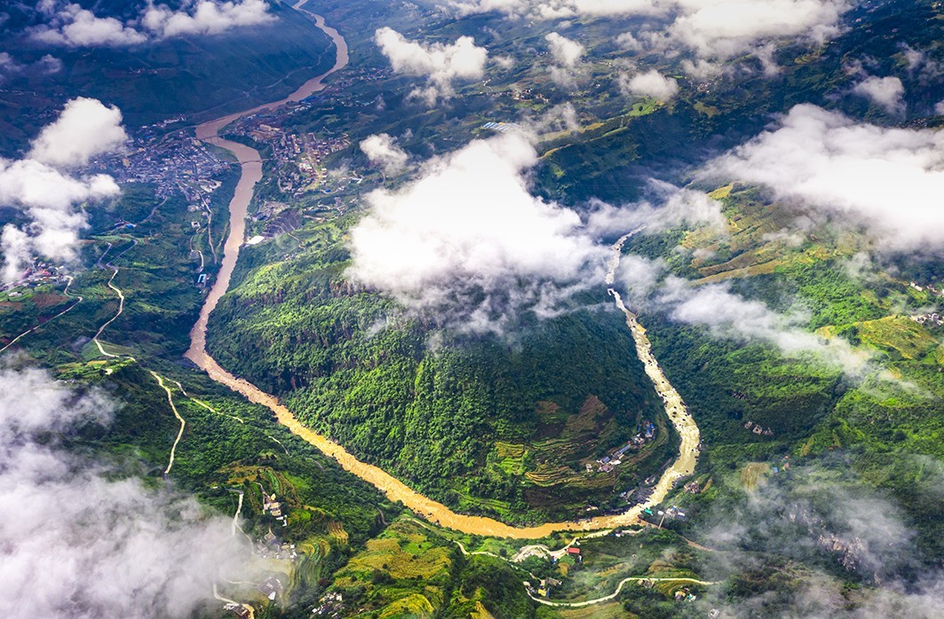 世界第一高桥——北盘江第一桥掠影