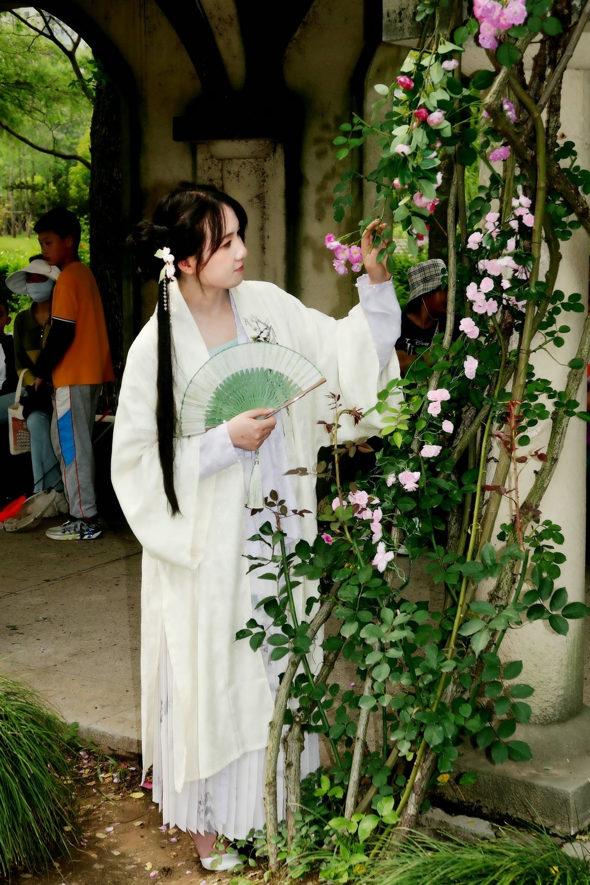 花园中的美女！