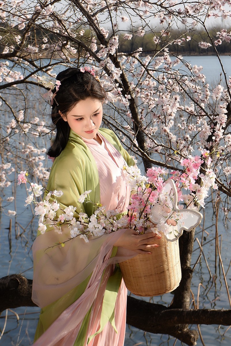 2025年第0198贴-春天里的人文纪实抓拍（0322）