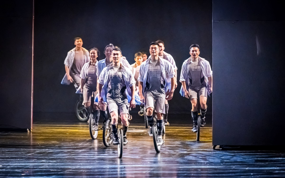 杂技演出抓拍——发几张D810的最后一拍告别本版摄友