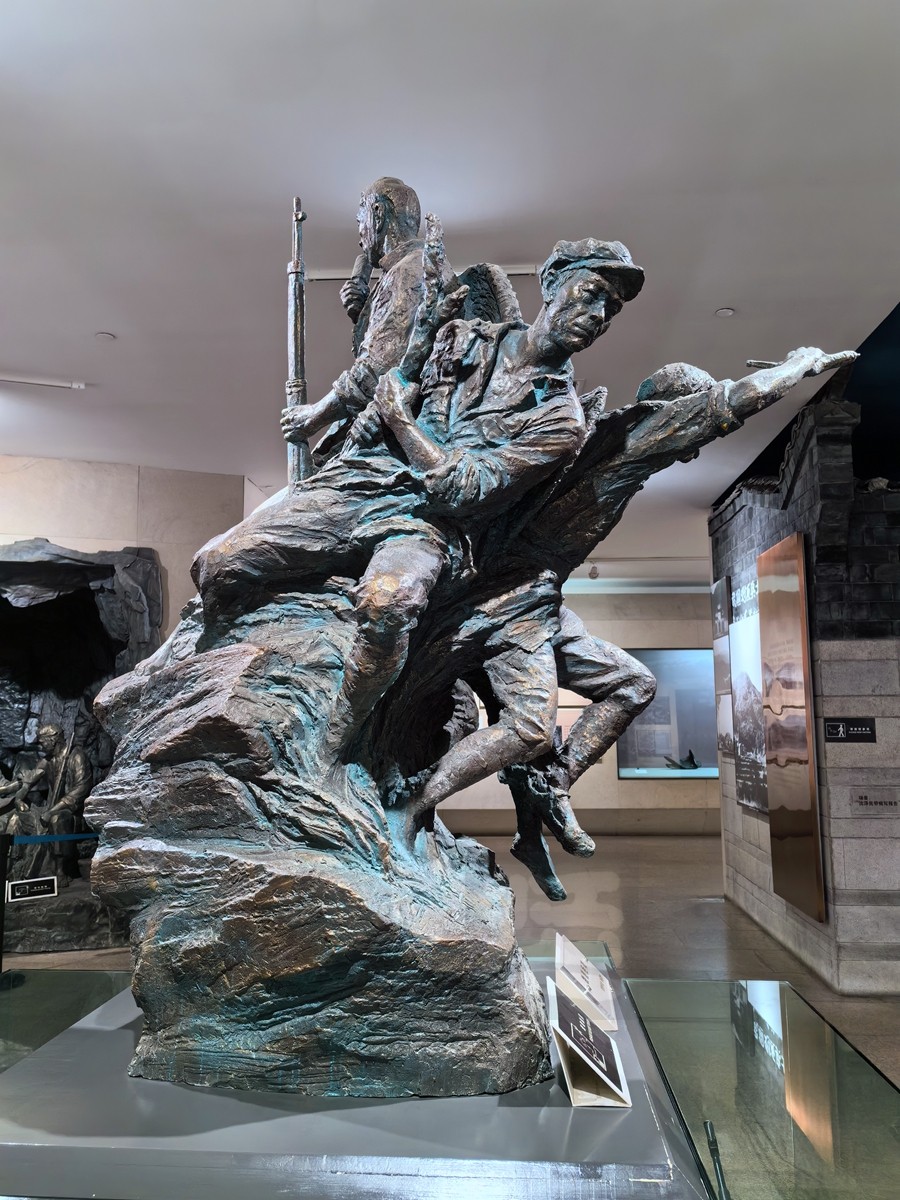 再访红安*雄姿再现（雕塑）——中华行摄