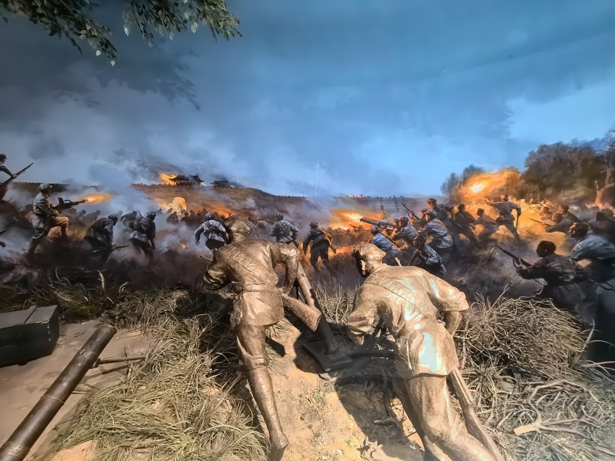 再访红安*雄姿再现（雕塑）——中华行摄