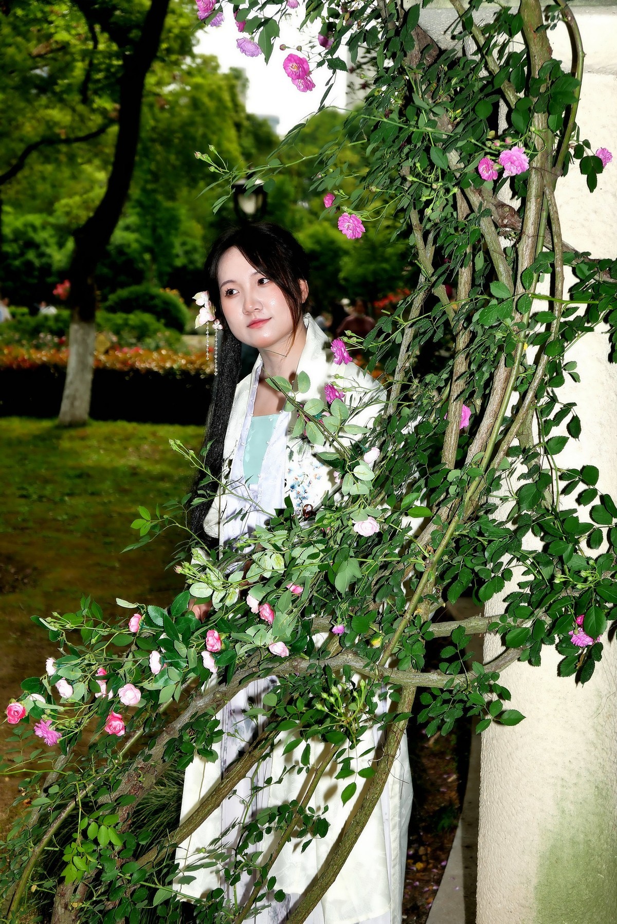 花园中的美女！