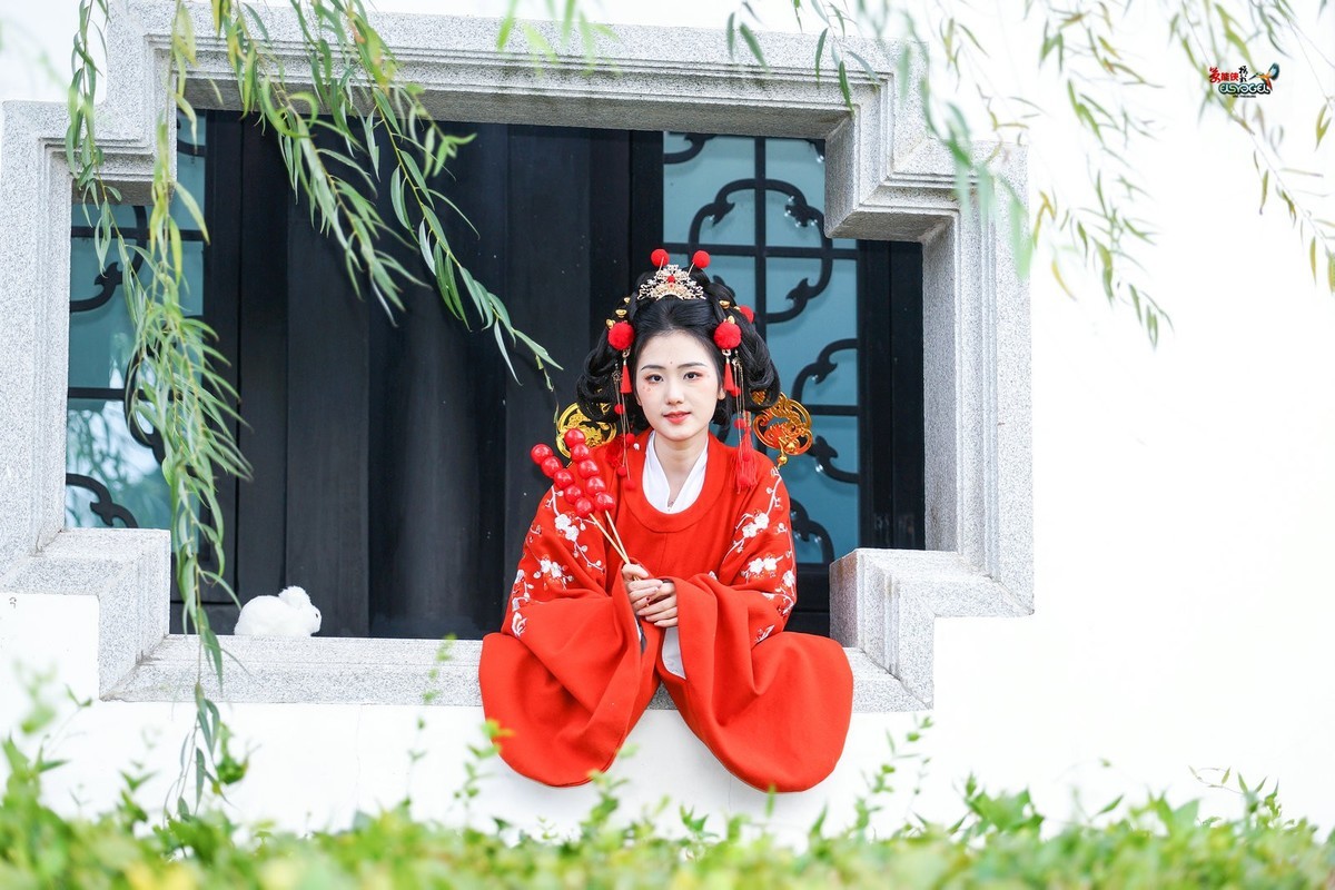 【新年财神少女】--- 半鹿