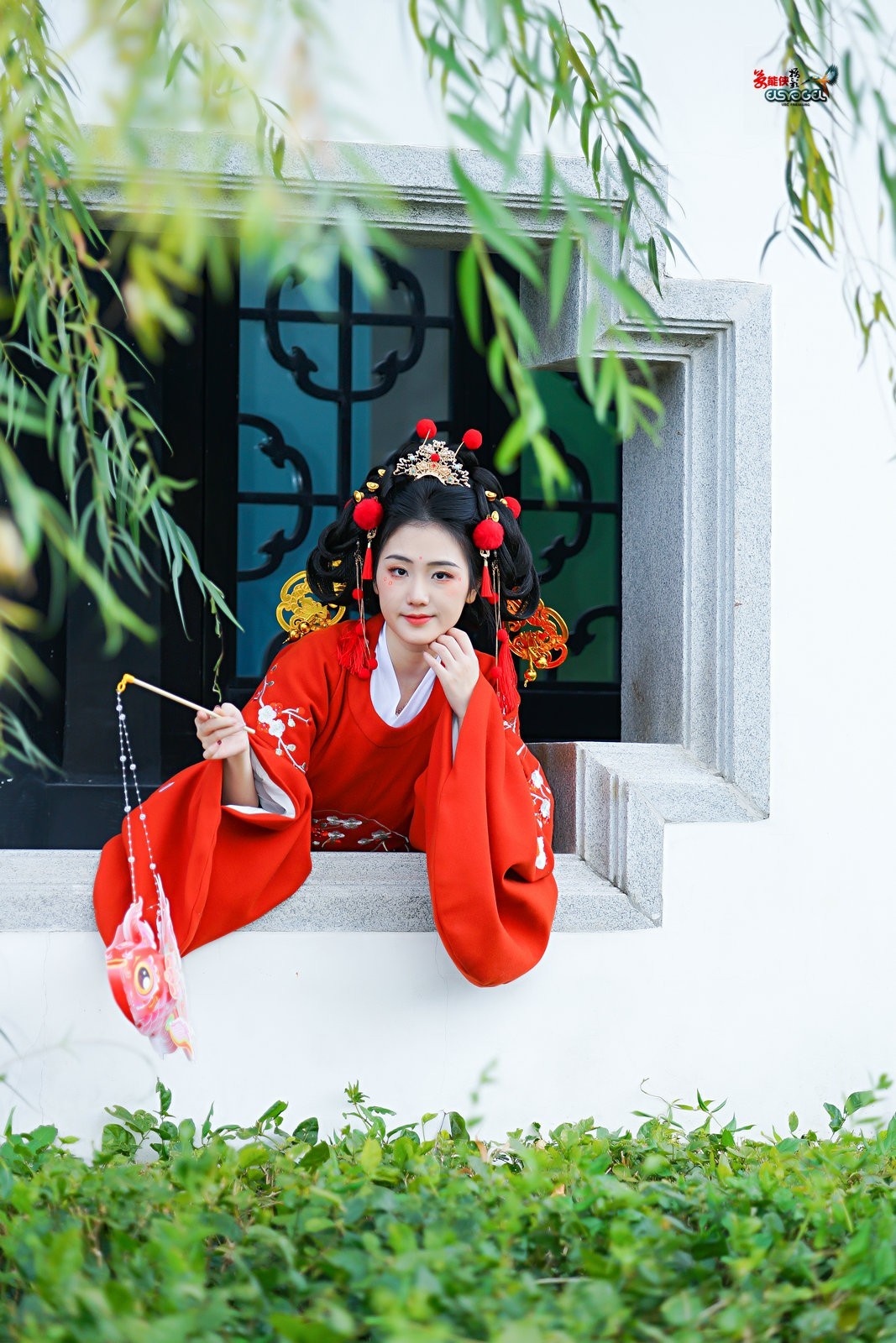 【新年财神少女】--- 半鹿