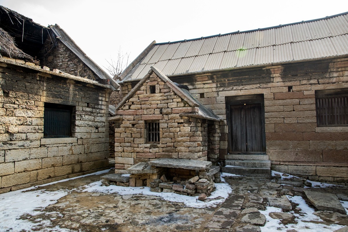 峭壁上的小山村（十）