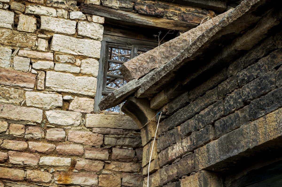 峭壁上的小山村（十）