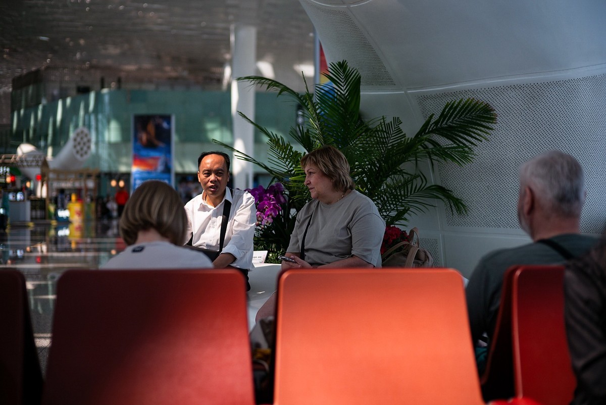 拜访好友江潍版主 -Lecia Q2（候机楼随拍）