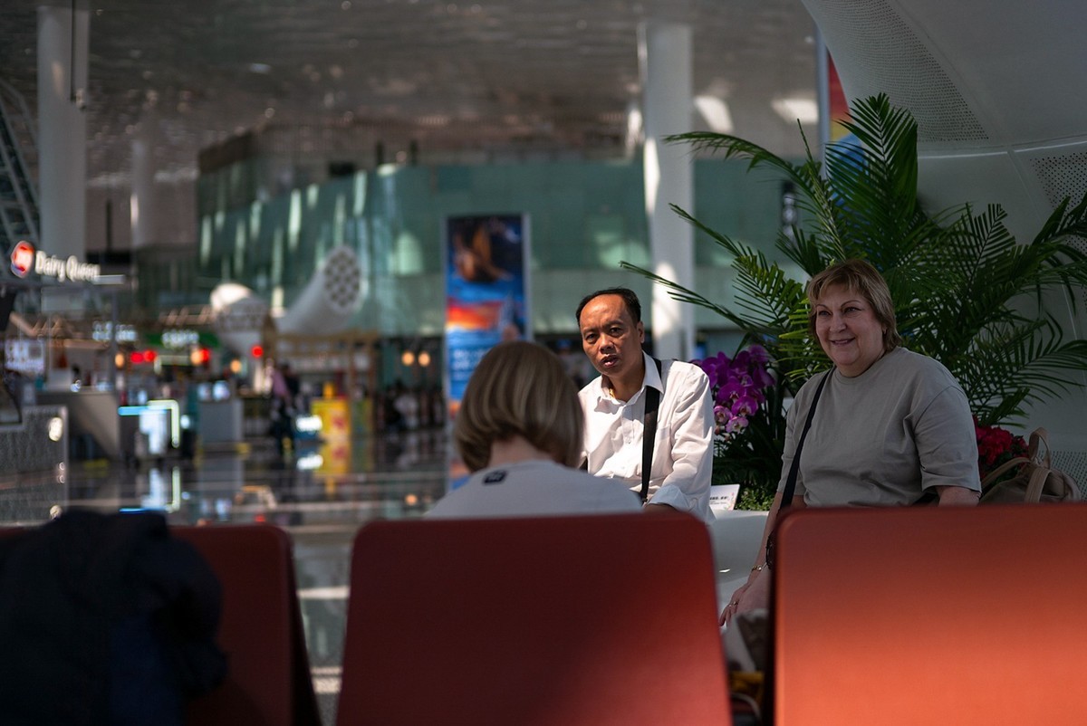 拜访好友江潍版主 -Lecia Q2（候机楼随拍）