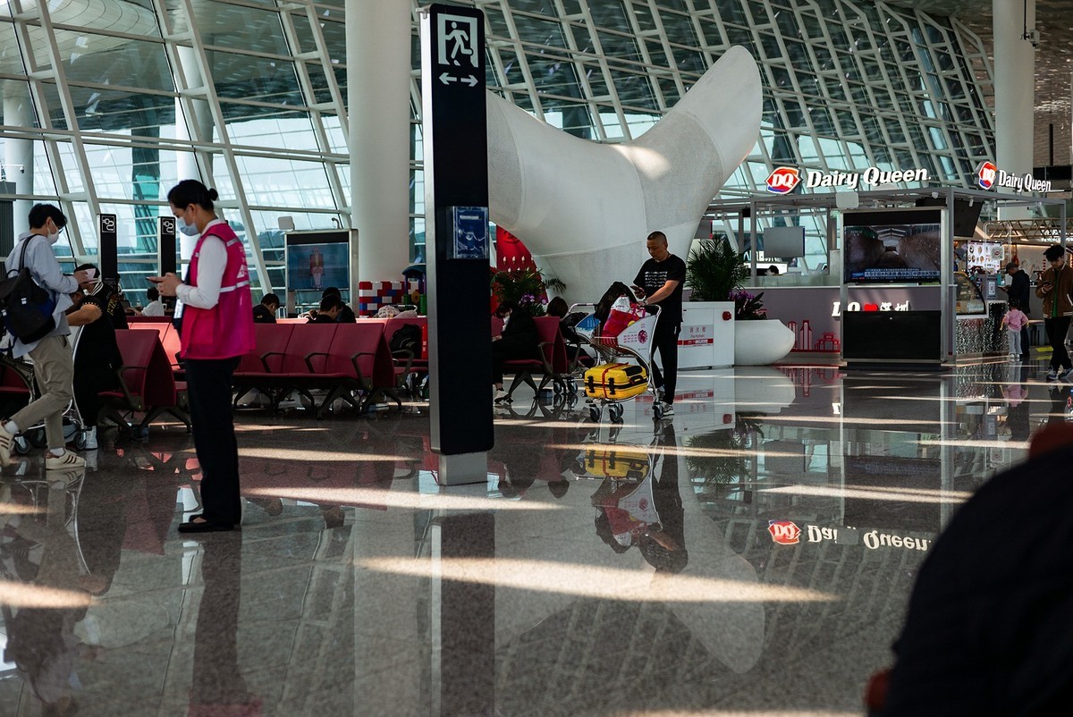 拜访好友江潍版主 -Lecia Q2（候机楼随拍）