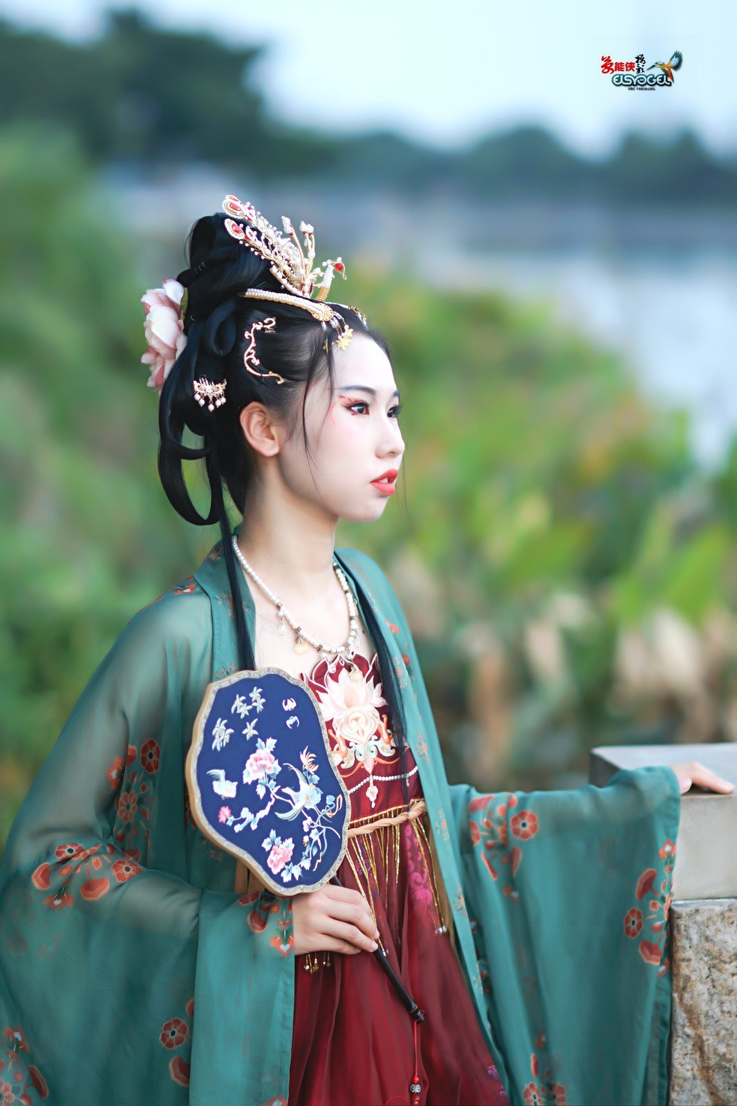 【晚秋古装美女】---小雅