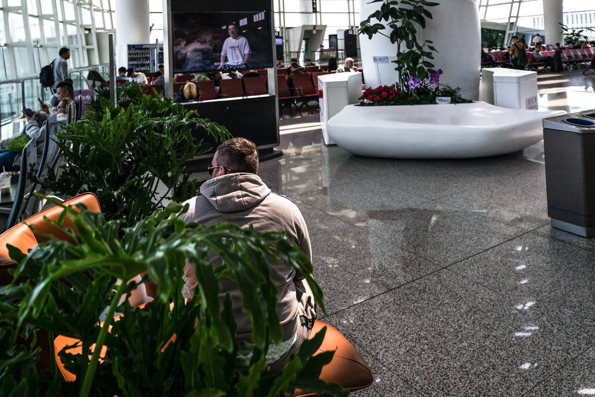 拜访好友江潍版主 -Lecia Q2（候机楼随拍）