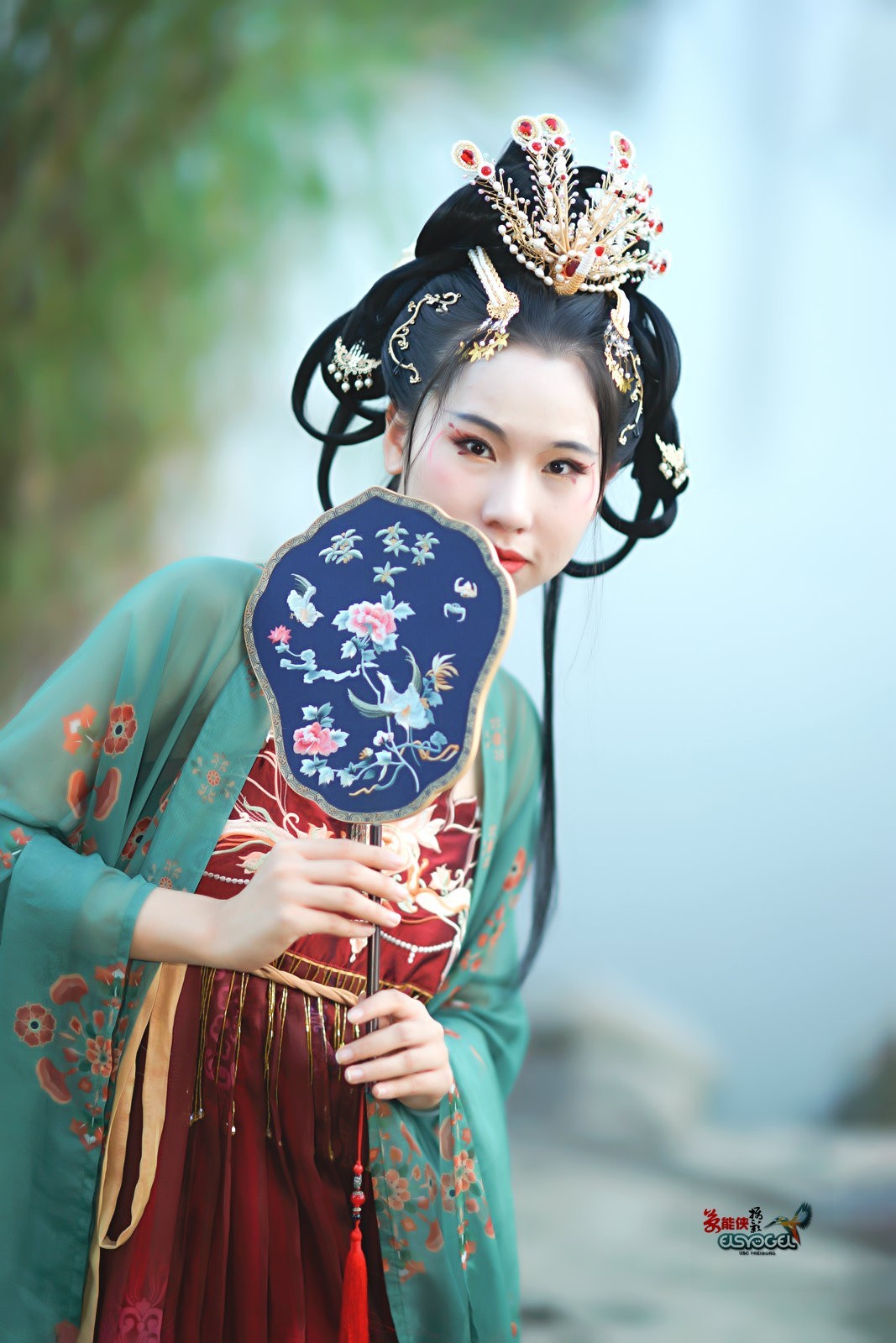 【晚秋古装美女】---小雅