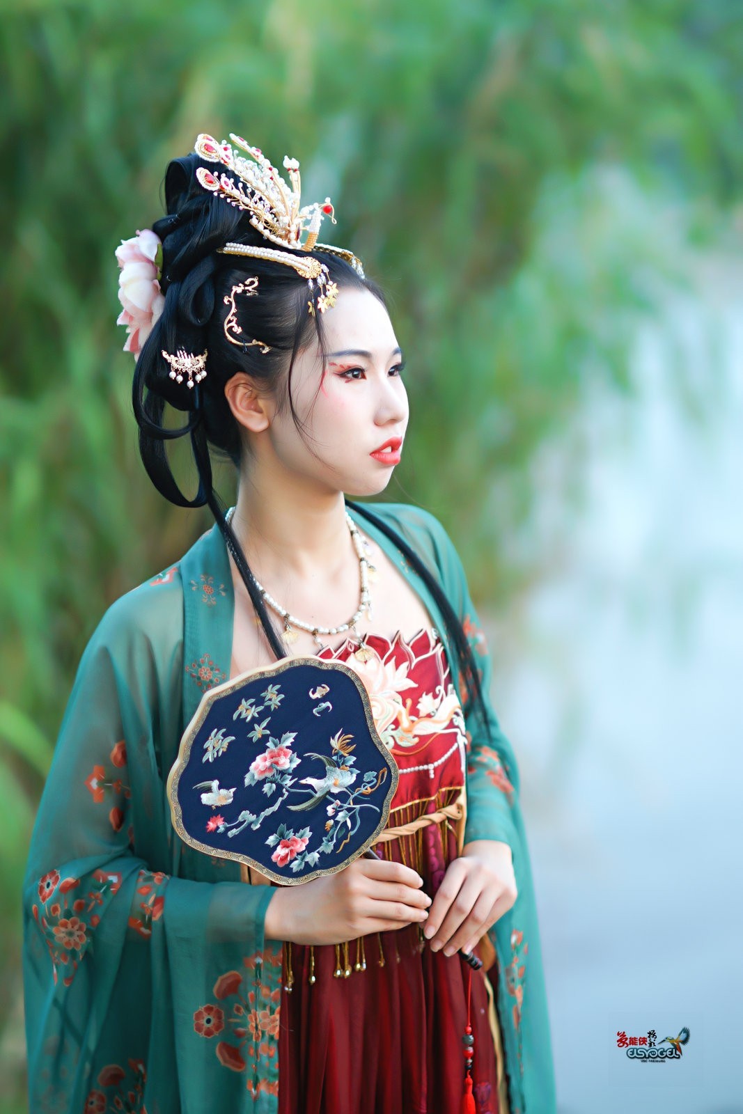 【晚秋古装美女】---小雅