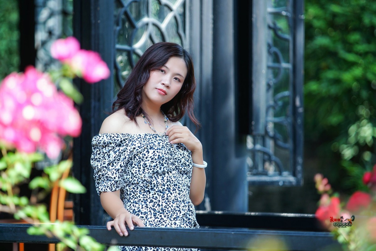 【余荫山房美女】---星星