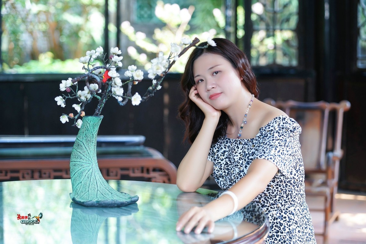 【余荫山房美女】---星星