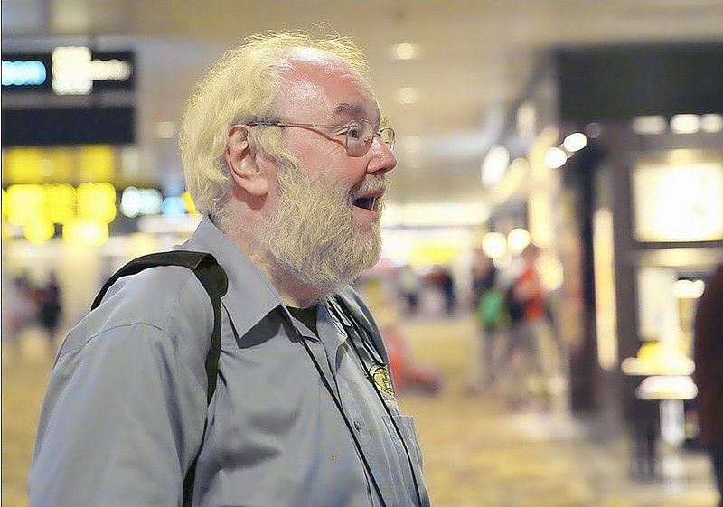 【不老松：游摄异国风情：新、马、泰！】（129）新加坡机场候机楼与老朽合作的片！ (2