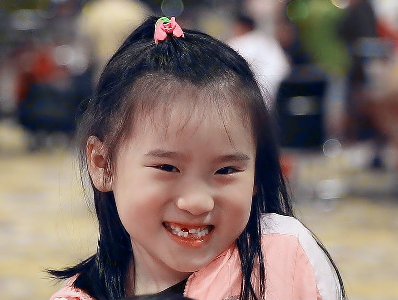 【不老松：游摄异国风情：新、马、泰！】（129）新加坡机场候机楼与老朽合作的片！ (2