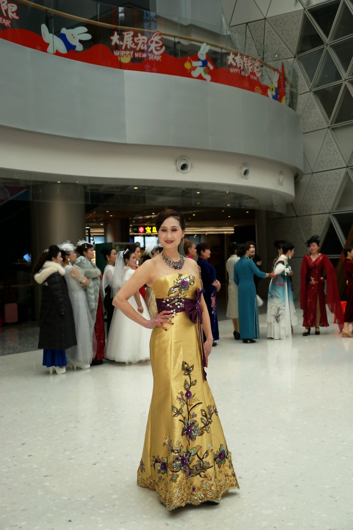 室内环境人像---舞台走秀美女！