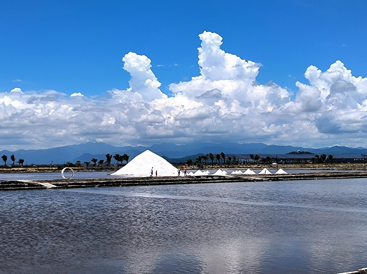 2024夏 海南环岛行（127）莺歌海天空之镜
