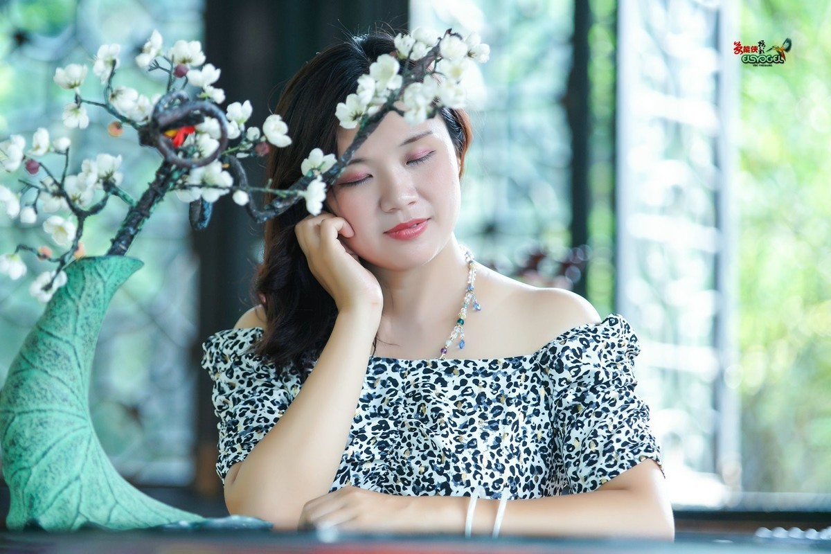 【余荫山房美女】---星星