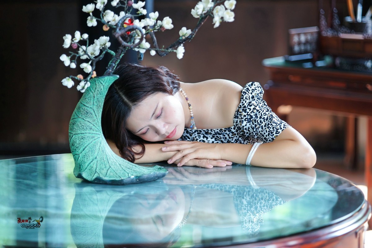 【余荫山房美女】---星星