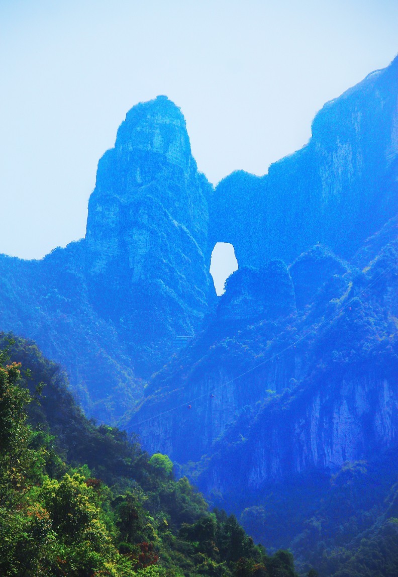 旅游抓拍竟然遇上《打劫的和妹子花草风景》片，出行要小心！来组热闹贴周末愉快！