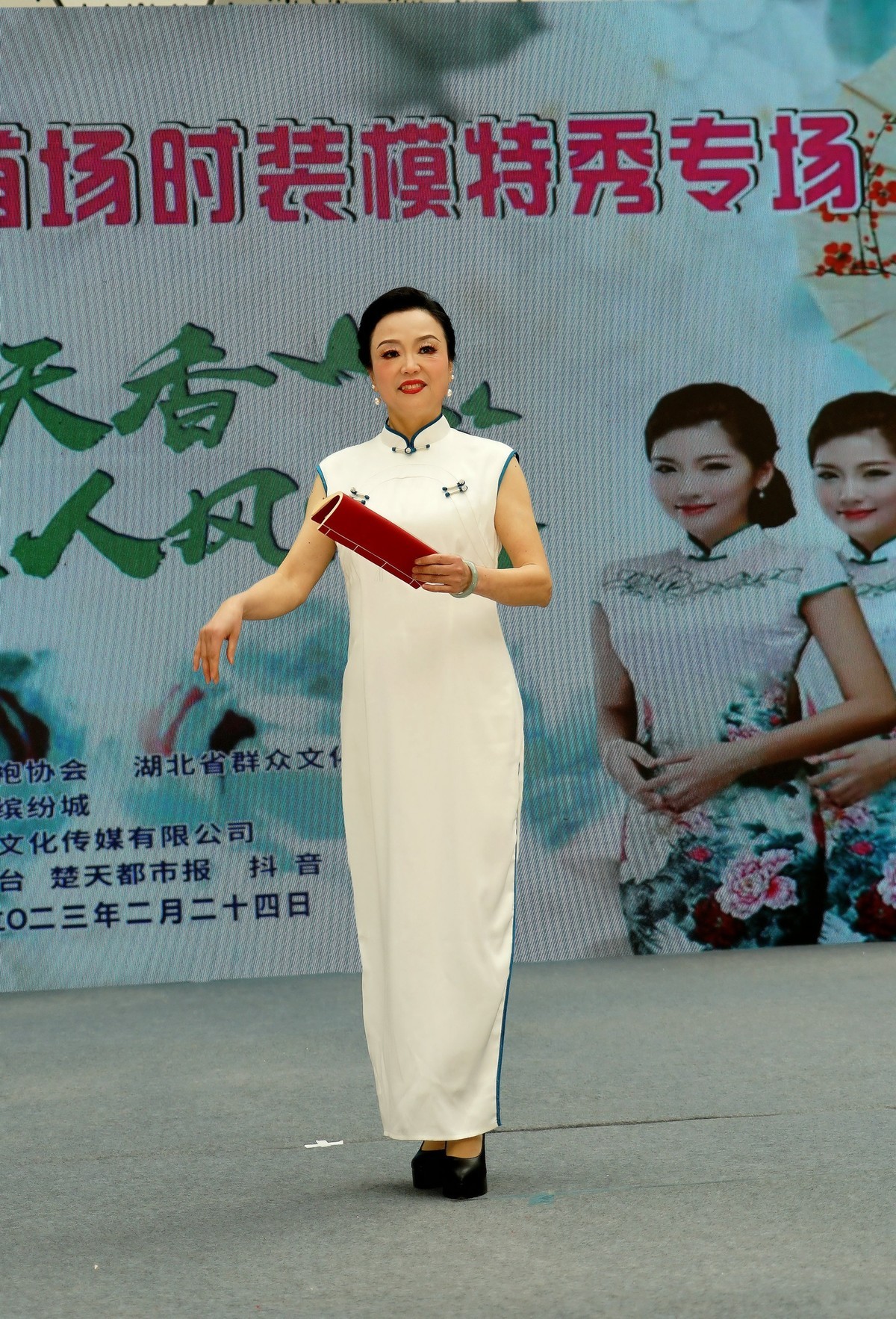 室内环境人像---舞台走秀美女！