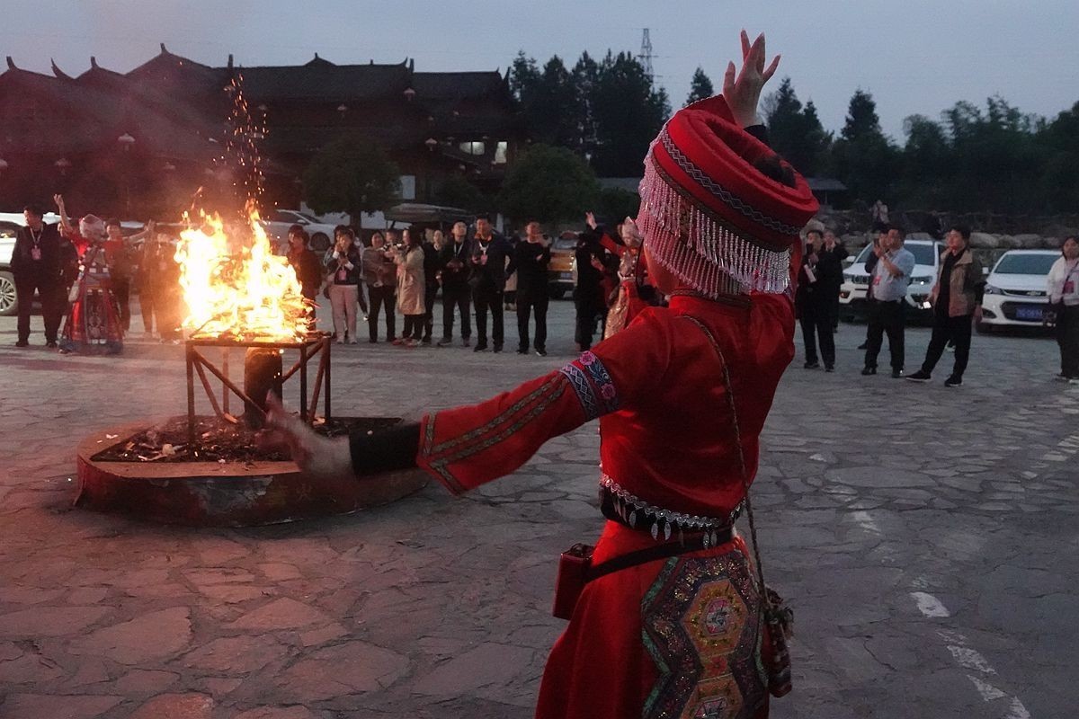 土家族的篝火晚会
