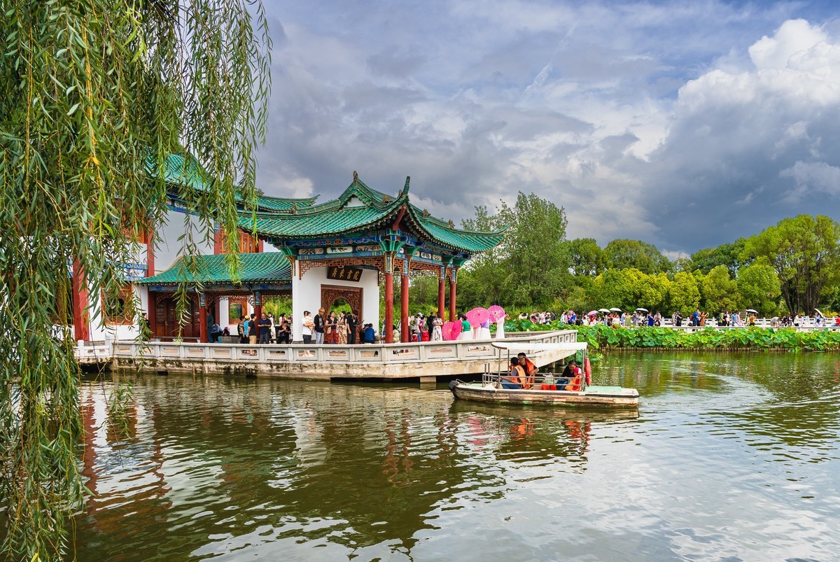 滇池岸边好风光