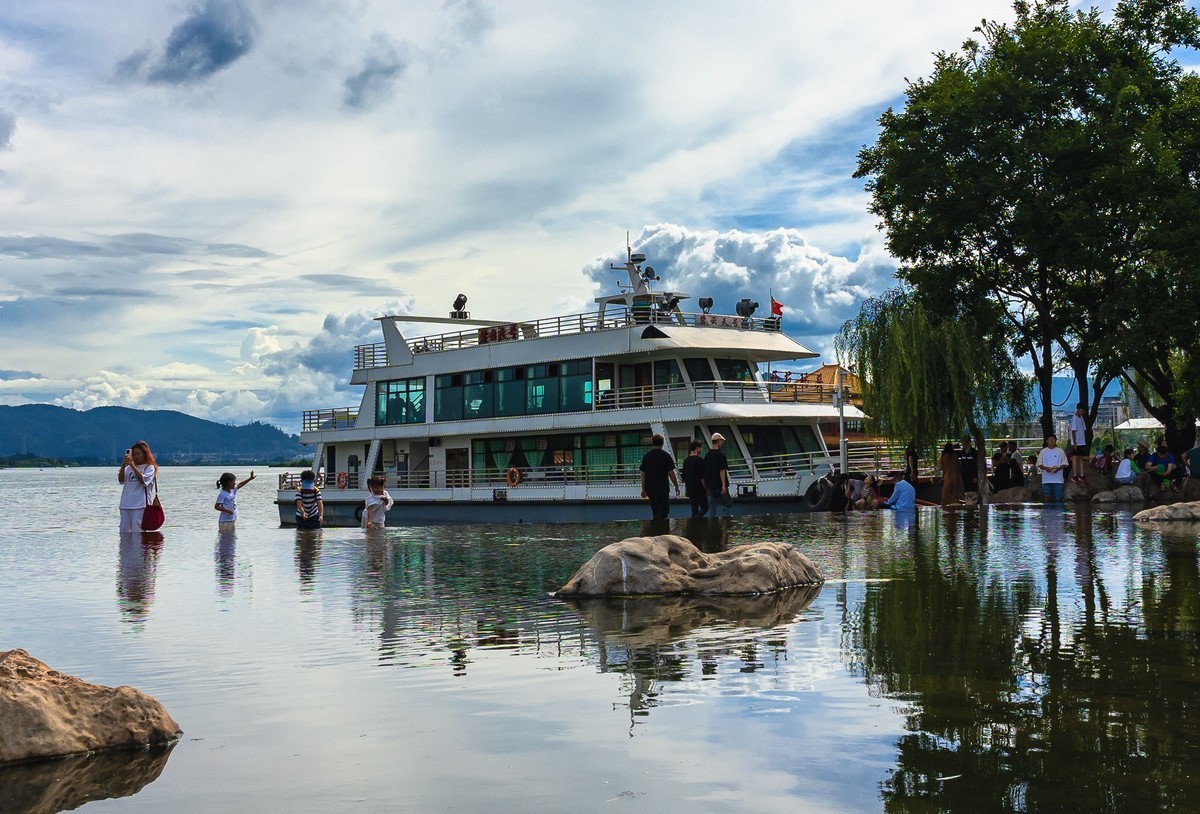 滇池岸边好风光