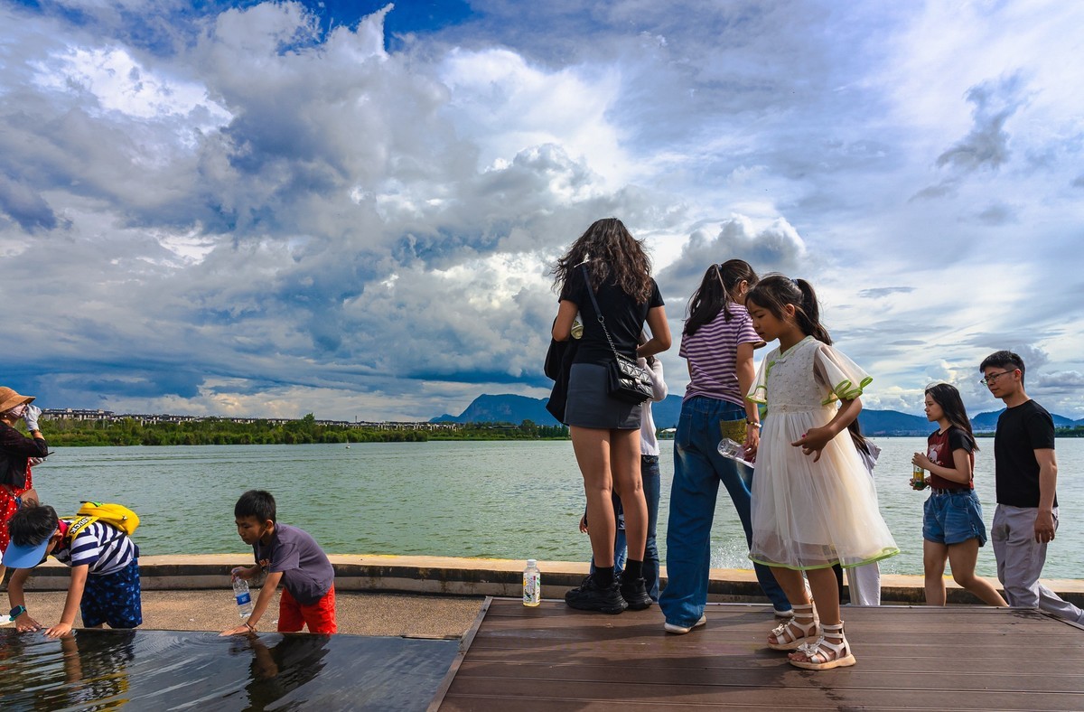 滇池岸边好风光