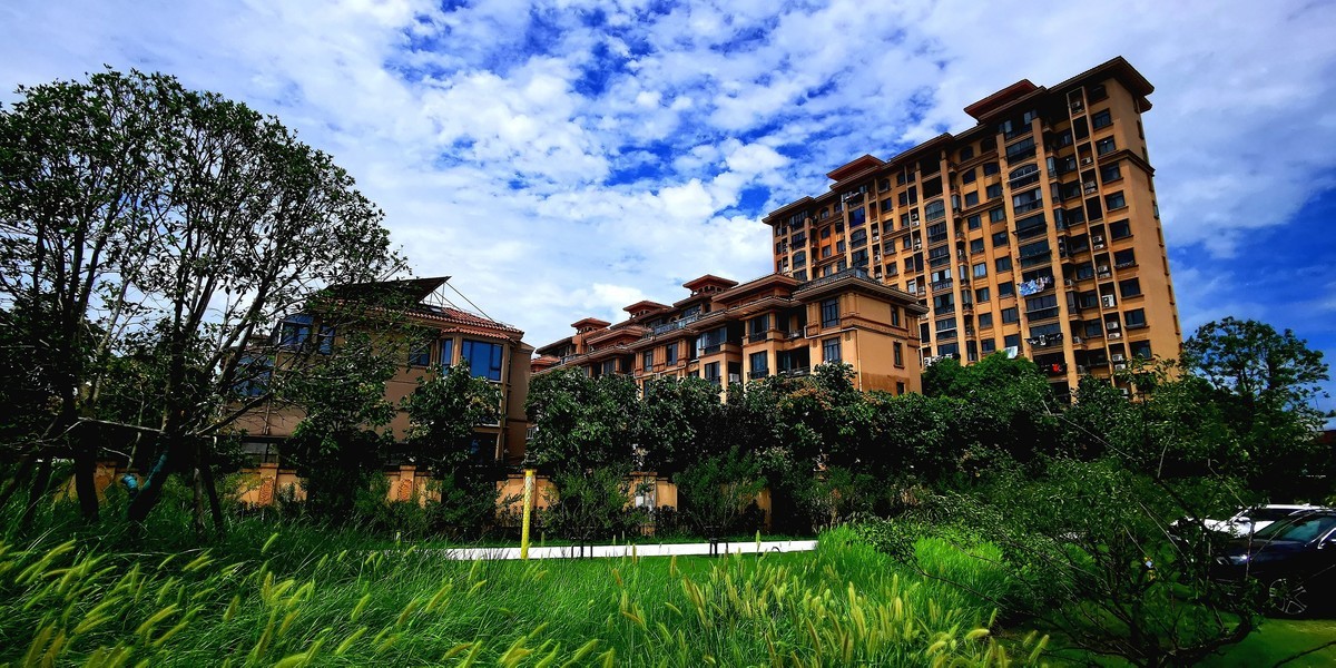 万里晴空无限好