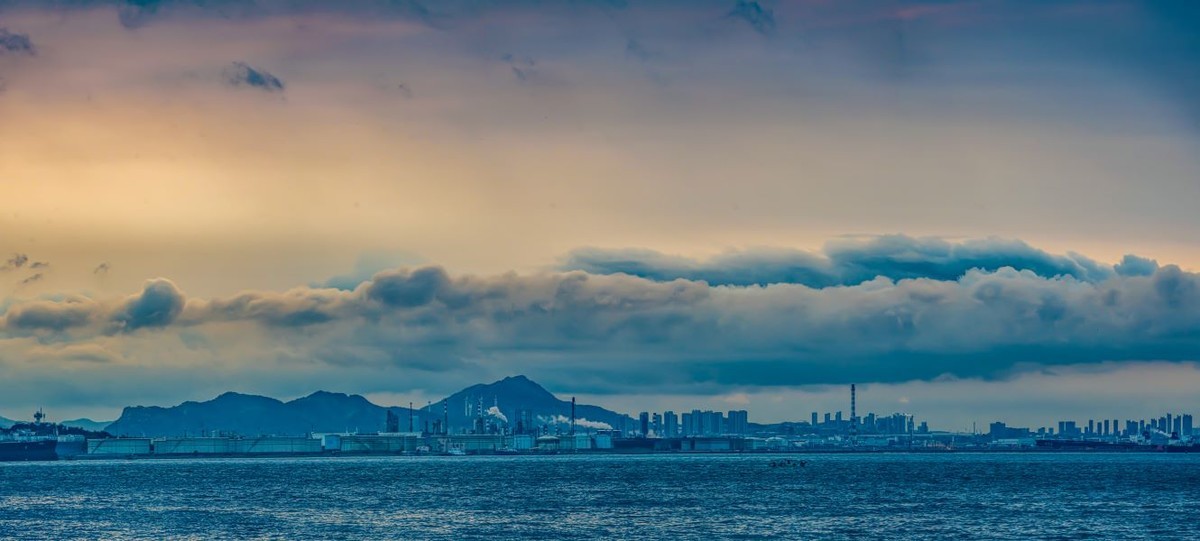 雨后金茂湾远眺