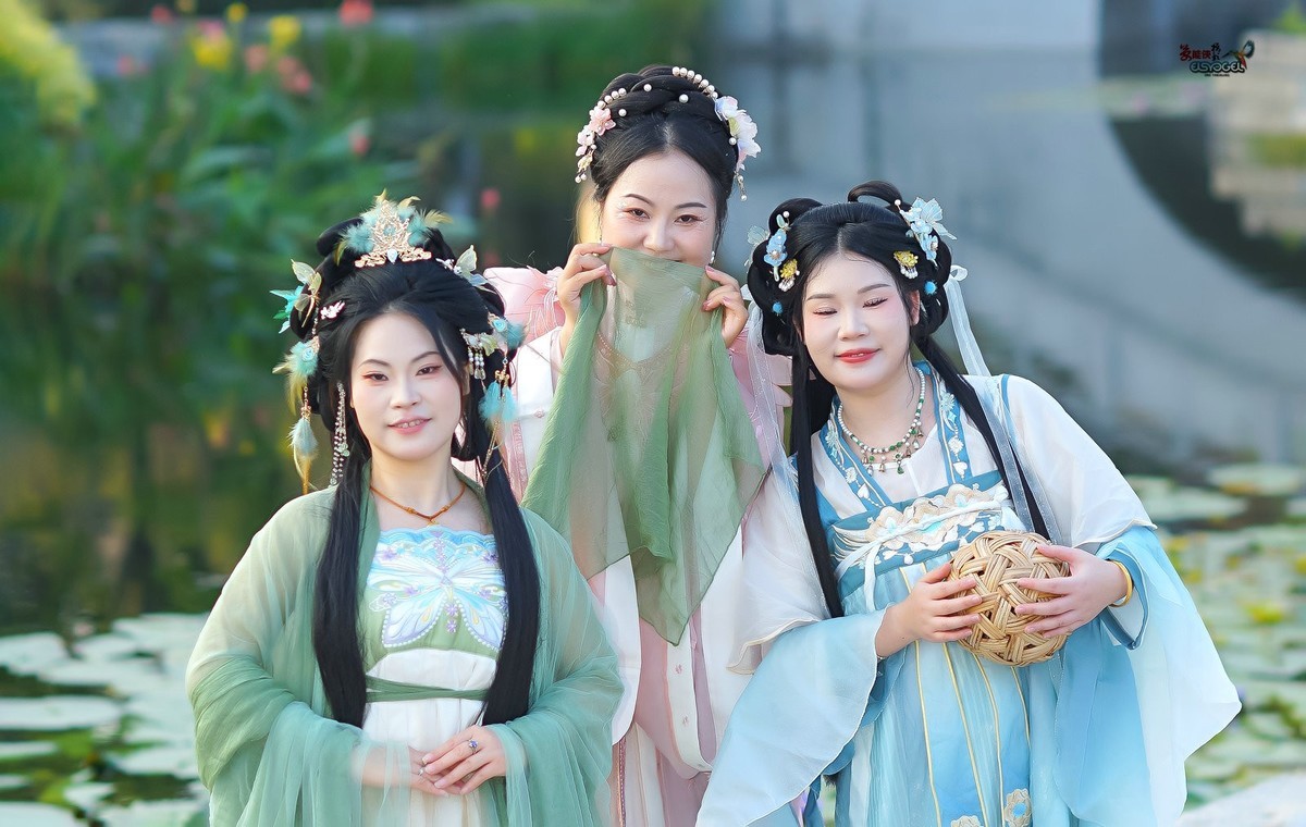 【三朵姐妹花】---露露、超超、倩倩