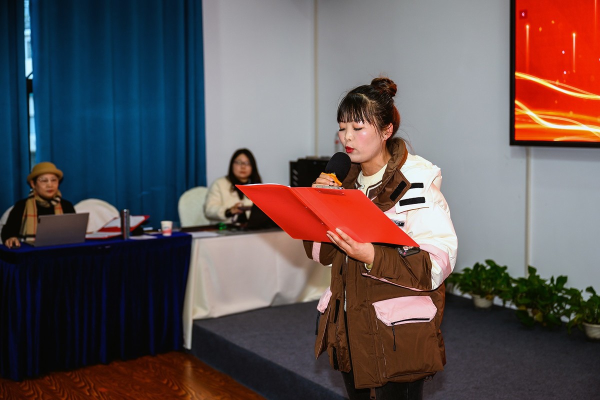 24-70f2.8+闪光灯拍活动