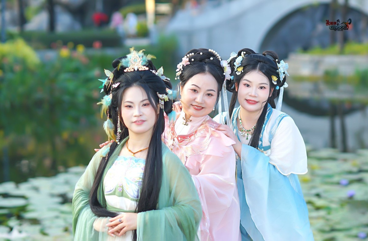 【三朵姐妹花】---露露、超超、倩倩