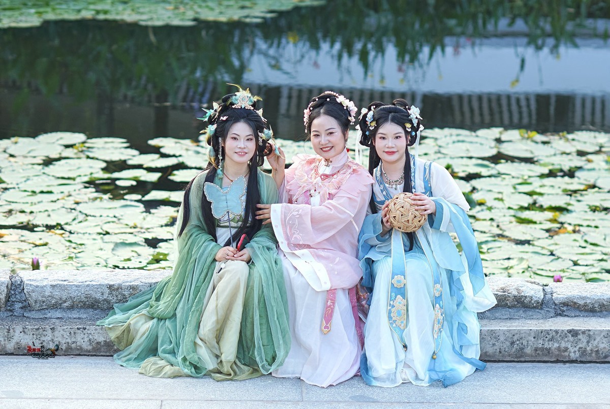 【三朵姐妹花】---露露、超超、倩倩