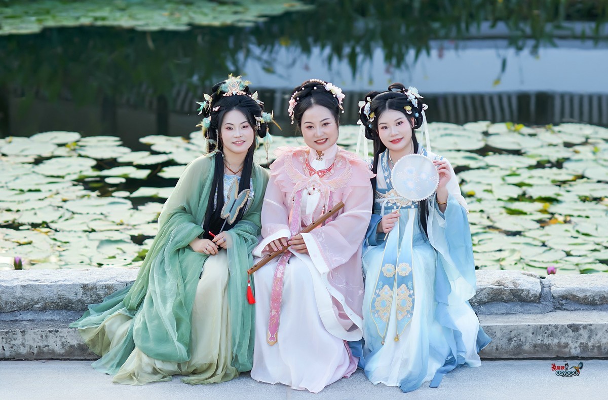 【三朵姐妹花】---露露、超超、倩倩