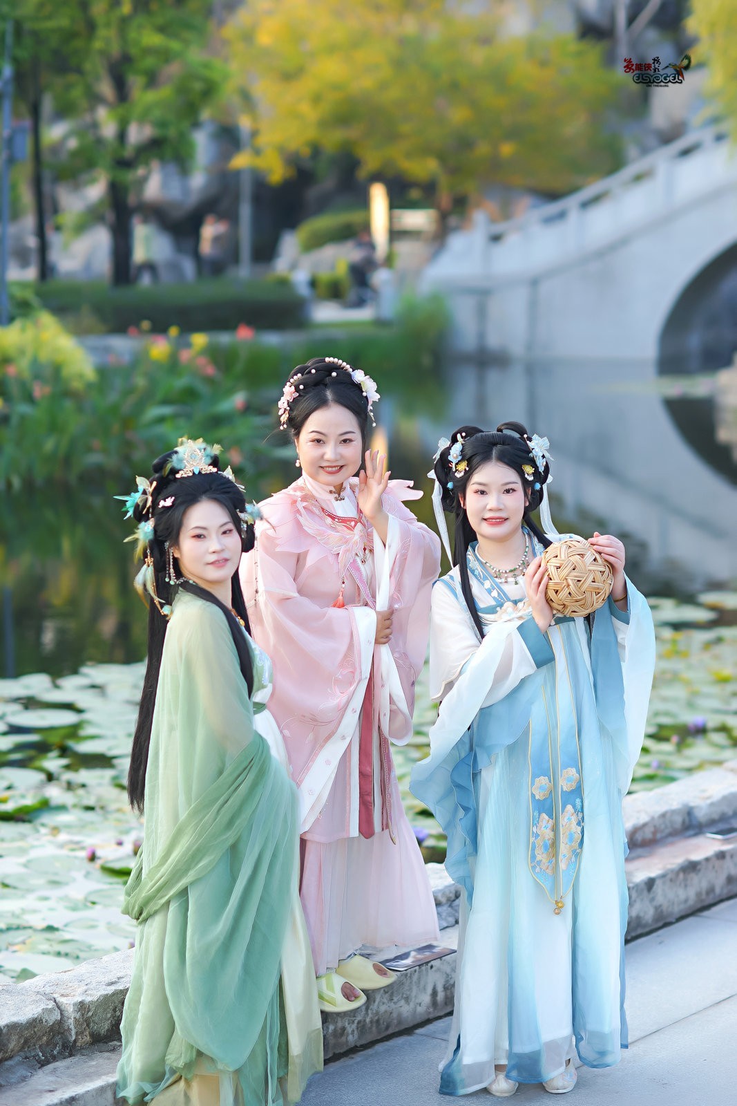 【三朵姐妹花】---露露、超超、倩倩