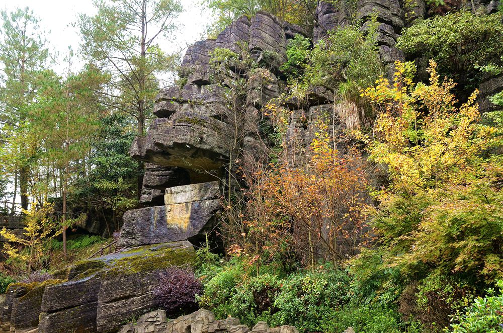 湖北恩施梭布亚石林2