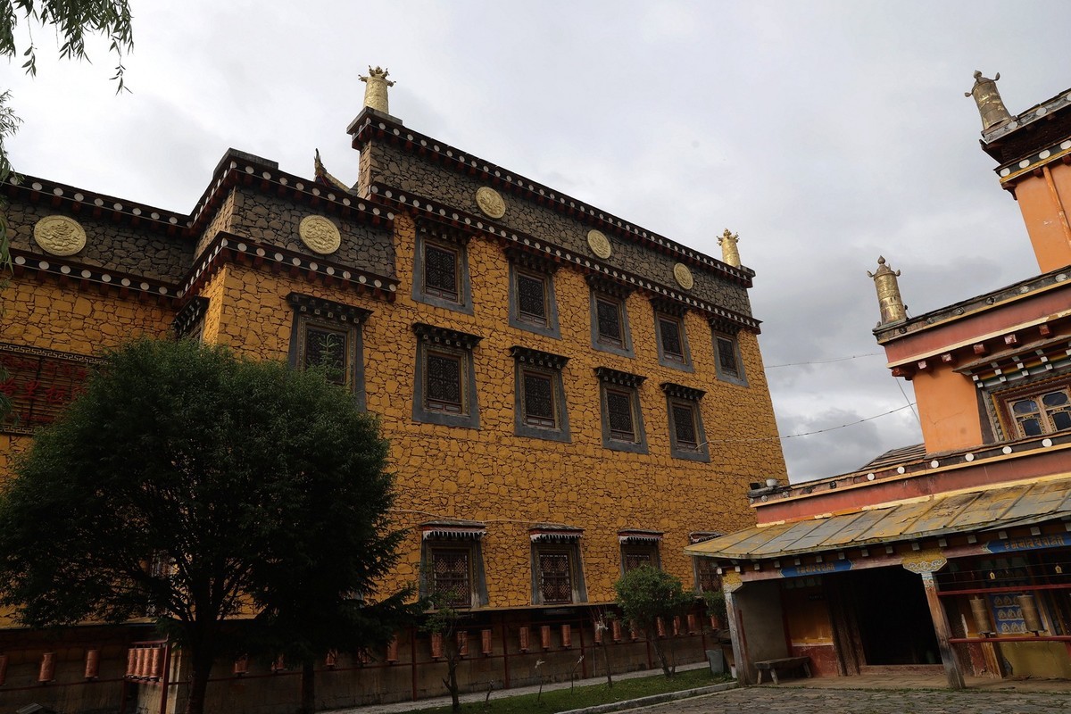 香格里拉--印寺院