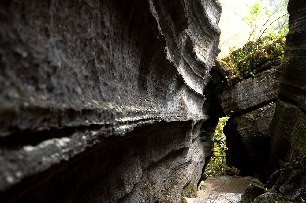 湖北恩施梭布亚石林2