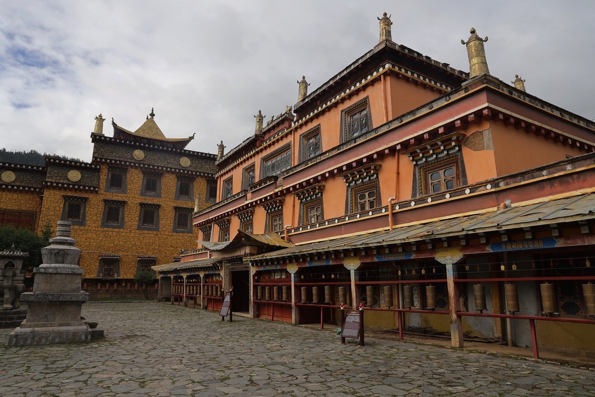 香格里拉--印寺院