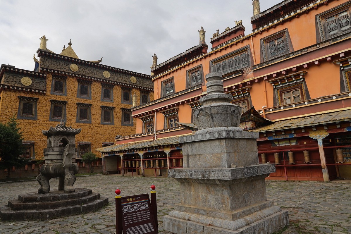 香格里拉--印寺院